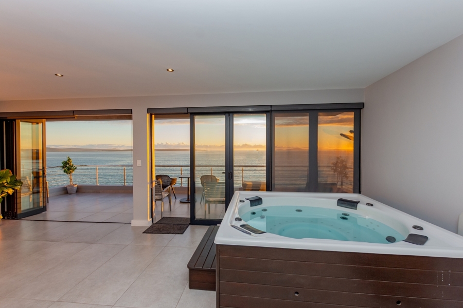 7 Bedroom Property for Sale in Calypso Beach Western Cape